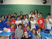 Os alunos conheceram a Dona Marli, moradora do bairro de Rudge Ramos h muito tempo