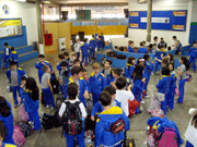 Veja as fotos do retorno s aulas.
