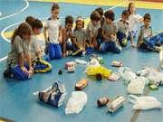 Alunos aprenderam mais sobre a reciclagem e separaram materiais